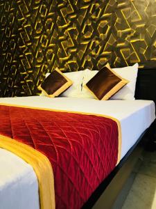 Gallery image of Mookambigai Residency in Tirukkadaiyūr