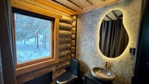 Koupelna v ubytování Kelokurki - The Luxury Lodge Where Serenity Meets the Northern Lights + 41 fotografií