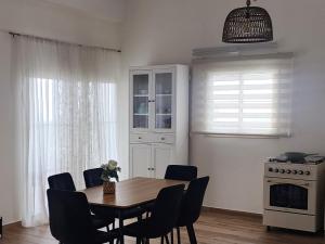 Kuchyň nebo kuchyňský kout v ubytování צימר החורש