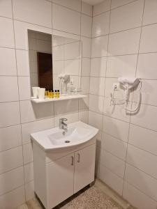 Ένα μπάνιο στο Villa Merdan