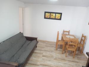 Posezení v ubytování Temporary accommodation in Mercedes Soriano + 2 fotografie