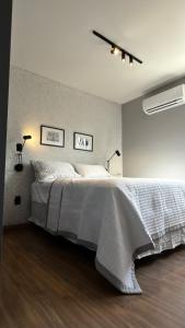 Postel nebo postele na pokoji v ubytování 3 quartos e 2 suites, Alto Padrao, na Ponta Verde, 270m da Praia