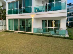 Φωτογραφία από το άλμπουμ του Luxury Oceanfront Condo σε Sosúa