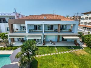 Bazén v ubytování EllinFos Apartments nebo v jeho okolí + 271 fotografií