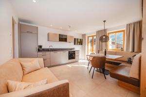 Η κουζίνα ή μικρή κουζίνα στο Appartements Oberkronbichlhof