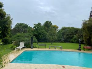 Bazén v ubytování The Ridgeback, 4 Bedroom Good Living, Bryanston nebo v jeho okolí