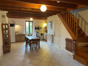 Η κουζίνα ή μικρή κουζίνα στο 70m2 dans une ferme en Isère