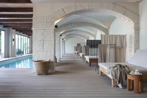 Bazén v ubytovaní Hotel Peralada Wine Spa & Golf alebo v jeho blízkosti