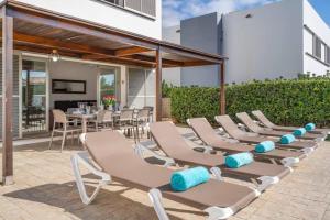 Φωτογραφία από το άλμπουμ του Villa Pina 20 σε Cala en Bosch