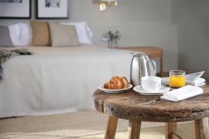 Posteľ alebo postele v izbe v ubytovaní Hotel Peralada Wine Spa & Golf