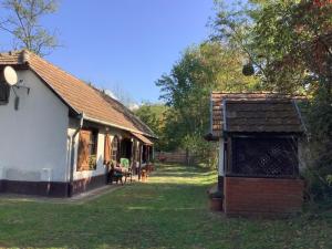 Budova, kde se apartmán nachází + 14 fotografií