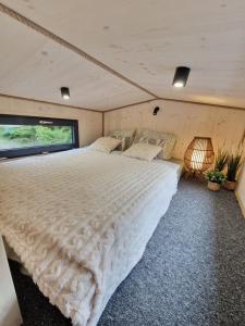 Postel nebo postele na pokoji v ubytování Mrozy House 1 - mały dom, duży spokój