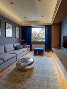 Ruang duduk di Sofia Central View Loft