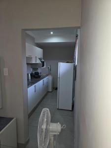 Kuchyň nebo kuchyňský kout v ubytování Lolly's Piece of Home