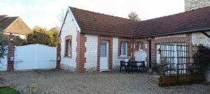 Hoone, kus külalistemaja asub