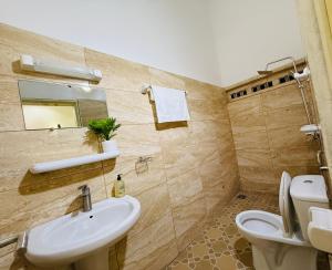 Vannituba majutusasutuses RESIDENCE LUXORIA Villa Cotonou +46 fotot