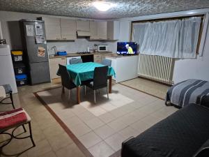 Η κουζίνα ή μικρή κουζίνα στο Love nest Parma