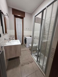 Ένα μπάνιο στο San Pietro Rooms +23 φωτογραφίες