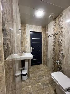 Koupelna v ubytování Starway Hotel