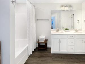 Ένα μπάνιο στο Herons Nest +26 φωτογραφίες