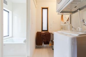 Koupelna v ubytování Entire Villa, 2-Min to Beach, near Enoshima Island + 93 fotografií