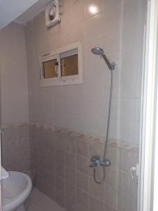 Vannituba majutusasutuses Studio with simple furniture Self check-in Al Khobar - Al Thaqba - 7