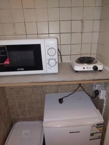 Köök või kööginurk majutusasutuses Studio with simple furniture Self check-in Al Khobar - Al Thaqba - 7