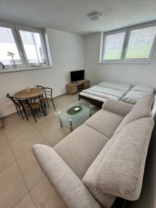 Χώρος καθιστικού στο Pohoda 1