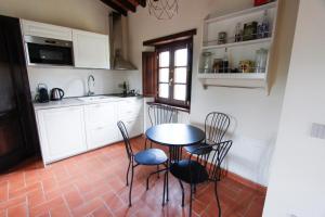 Η κουζίνα ή μικρή κουζίνα στο Agriturismo GIOLE +19 φωτογραφίες