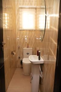 Ένα μπάνιο στο The Peak Residence +31 φωτογραφίες