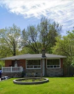 Κήπος έξω από το Rayann Hospitality