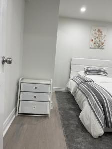 Ένα ή περισσότερα κρεβάτια σε δωμάτιο στο Rayann Hospitality