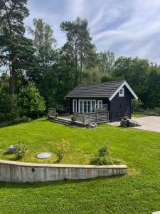 Zahrada ubytování Tiny House By Sandy Beach Near Gothenburg
