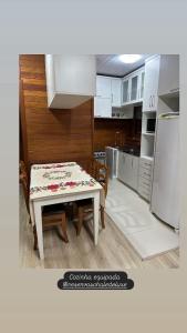 Η κουζίνα ή μικρή κουζίνα στο Chalés De Luxe Gramado