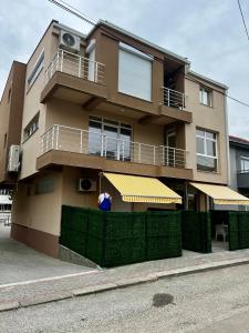 El edificio en el que está el departamento