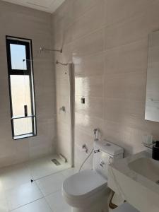 Koupelna v ubytování Elegant and classy apartment in Al Faisaliah neighborhood + 4 fotografie