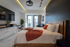 Voodi või voodid majutusasutuse Encantame Soleil 1st floor Studio lockoff sleeps4 toas