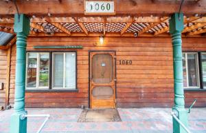 Gallery image of Tahoe Heavenly Hideaway 1060H in South Lake Tahoe +35 photos