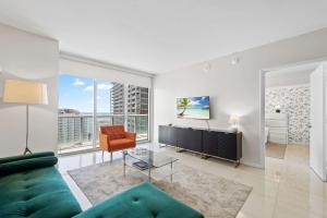 Χώρος καθιστικού στο Luxury Waterfront Brickell ICON W-Hotel Balcony Water Views +25 φωτογραφίες