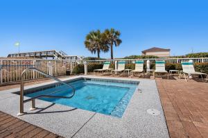 Bassein majutusasutuses Lil Nauti - Beachfront Condo või selle lähedal