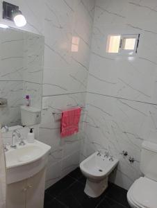 Koupelna v ubytování Casa En Necochea 6 personas