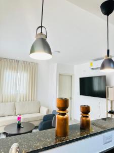 TV a/nebo společenská místnost v ubytování Serena Village Paradise 2BR Apt with Pools and Shuttle