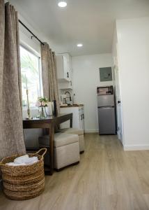 Η κουζίνα ή μικρή κουζίνα στο Comfy and Relaxed