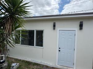 Το κτήριο όπου στεγάζεται  η παραθεριστική κατοικία