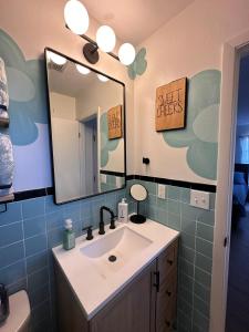 Koupelna v ubytování NW Bradenton Home - Less than 5 mi from IMG & AMI! + 61 fotografií