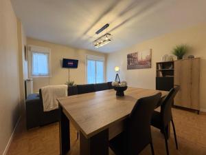 Kuchyň nebo kuchyňský kout v ubytování Appartement proche centre ville