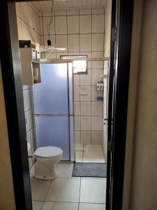 Ένα μπάνιο στο Hostel 940