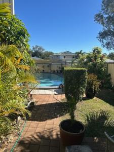 Bassein majutusasutuses ROOM WITH GARDEN VIEWS and POOL või selle lähedal