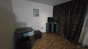 Μια τηλεόραση ή/και κέντρο ψυχαγωγίας στο Flamingo Hotel +17 φωτογραφίες