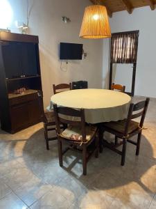 TV a/nebo společenská místnost v ubytování Dos ruedas